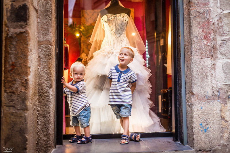 Sesión de fotos familiares en Barcelona. Fotógrafo en Barcelona  Maslik Yulia
