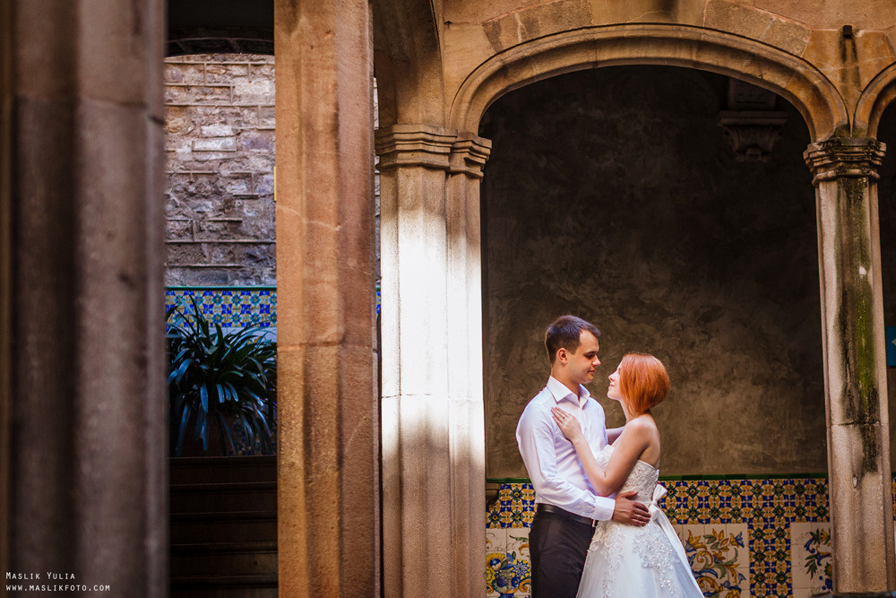 Soleada sesión de fotos en Barcelona. Fotógrafo en Barcelona  Maslik Yulia