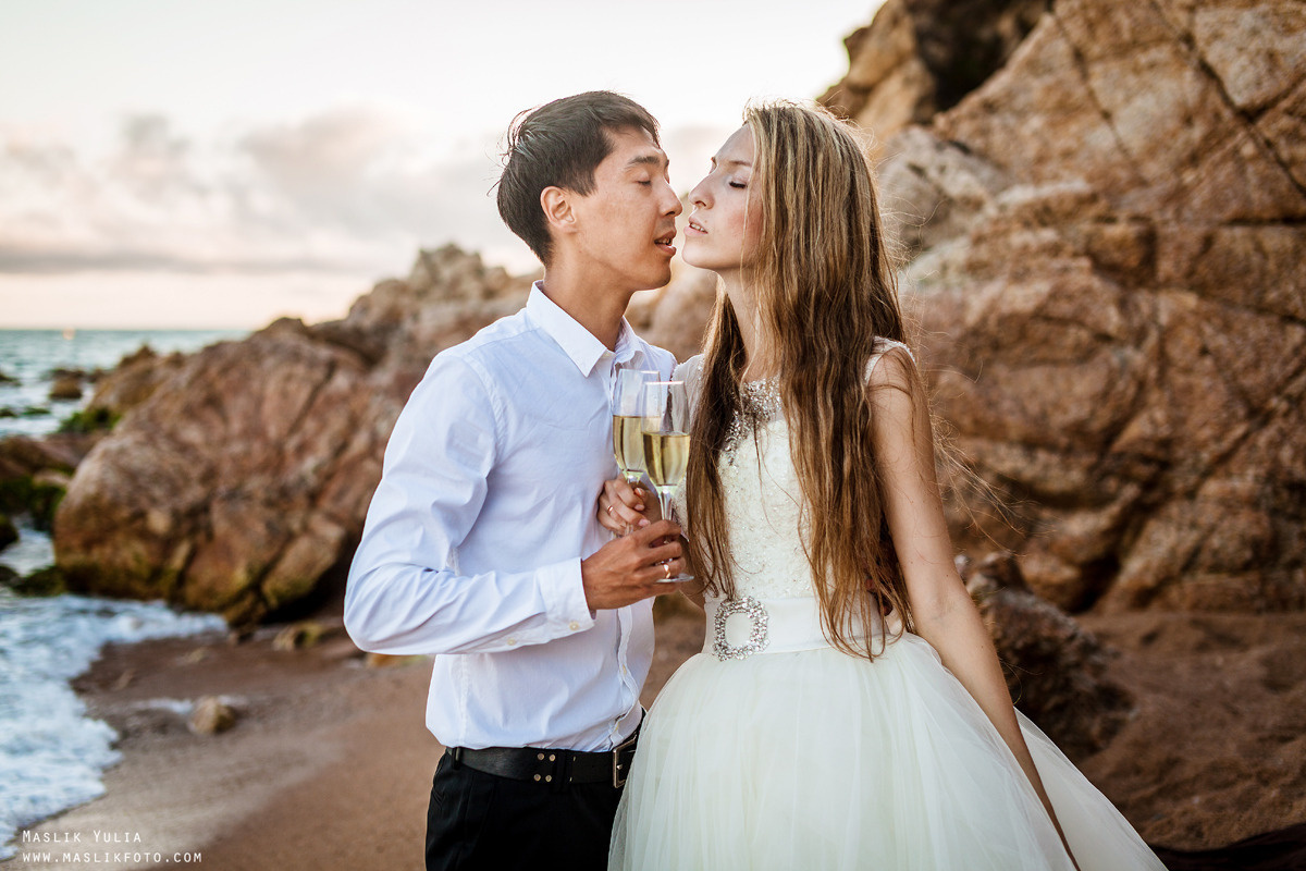 Wedding photo session on the Costa Brava, Spain. Photographer in Barcelona Spain Maslik Yulia