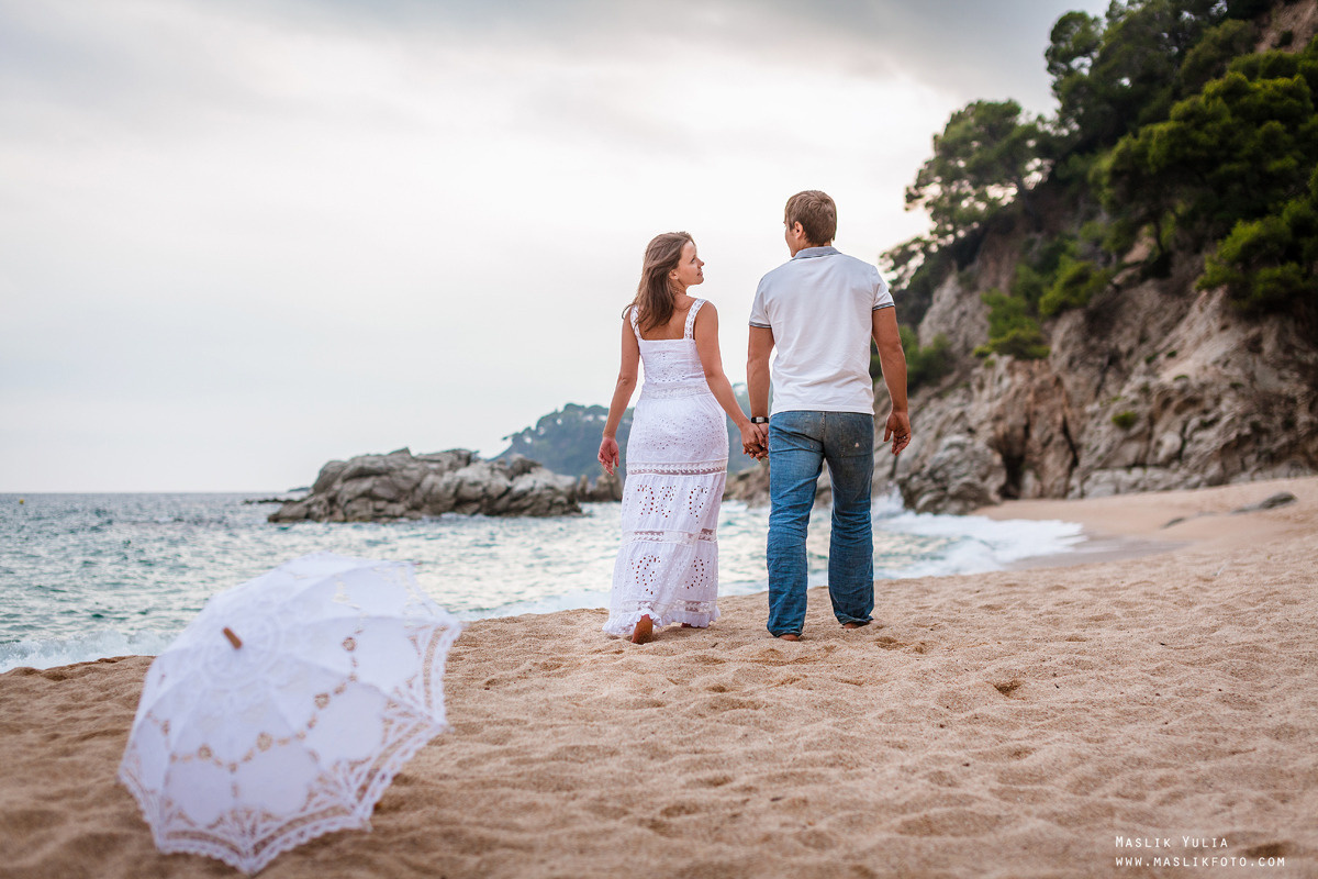 Sesión de fotos de mar en Tossa de Mar. Fotógrafo en Barcelona  Maslik Yulia