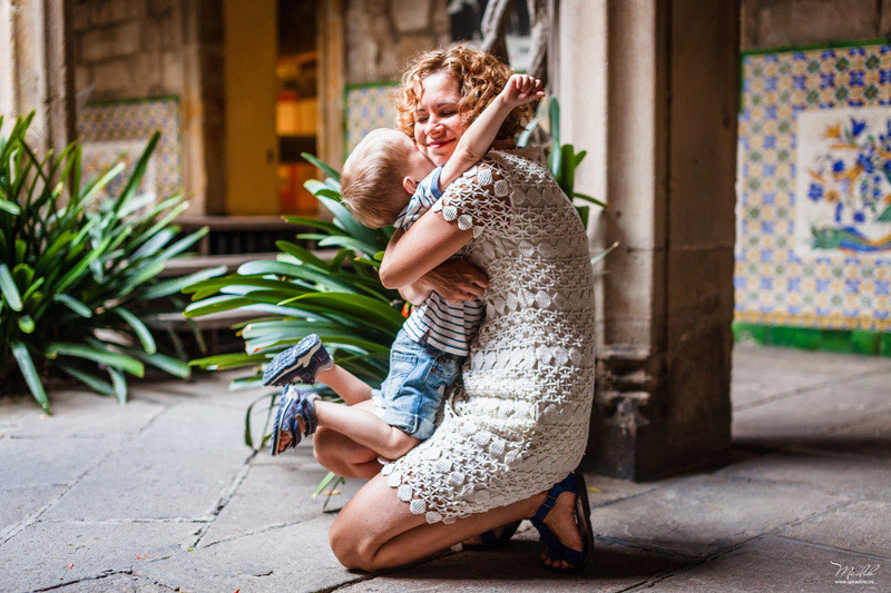 Sesión de fotos familiares en Barcelona. Fotógrafo en Barcelona  Maslik Yulia