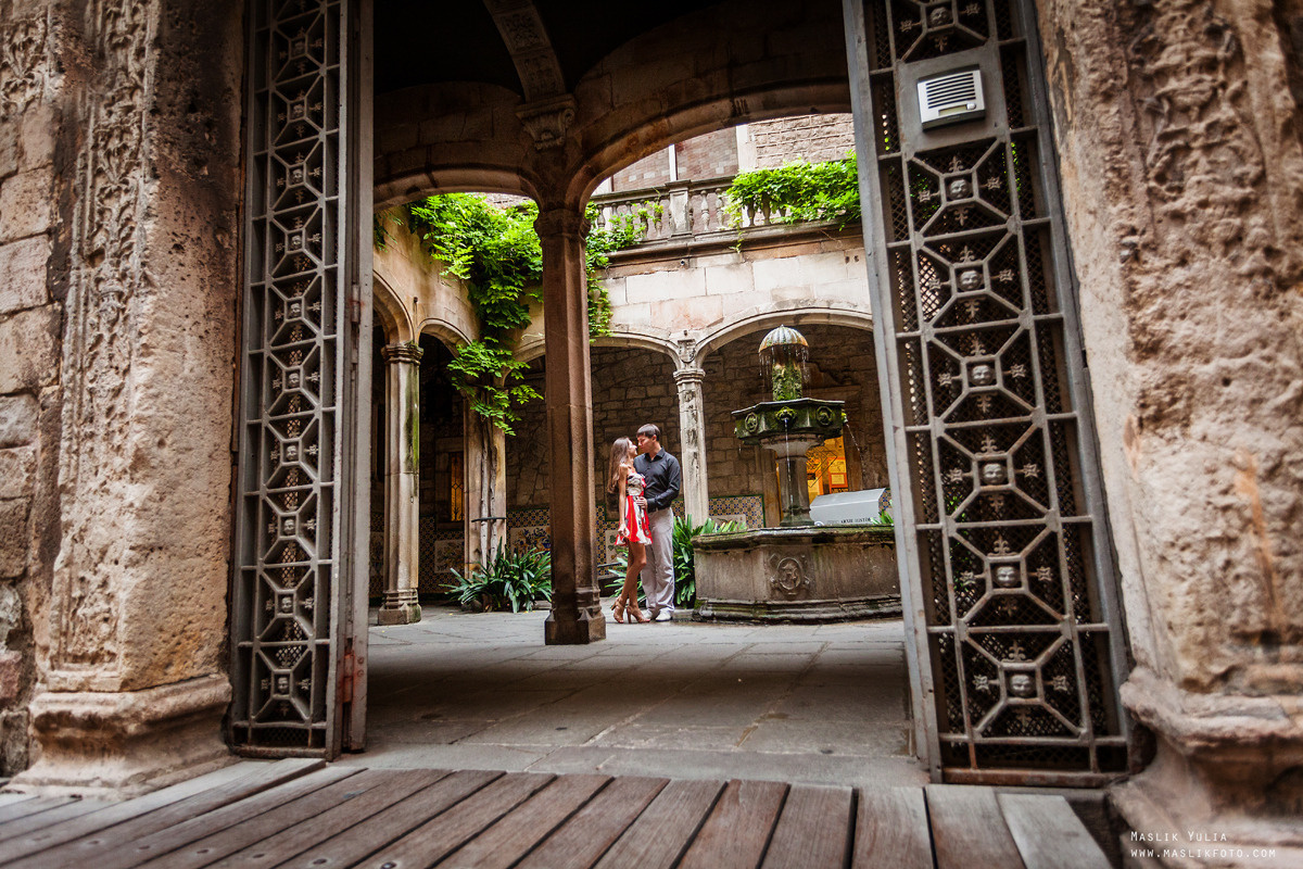Photoshoot in Barcelona on the most popular route. Photographer in Barcelona Spain Maslik Yulia