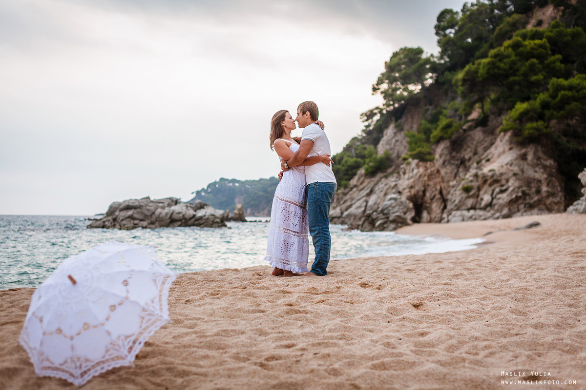 Sesión de fotos de mar en Tossa de Mar. Fotógrafo en Barcelona  Maslik Yulia