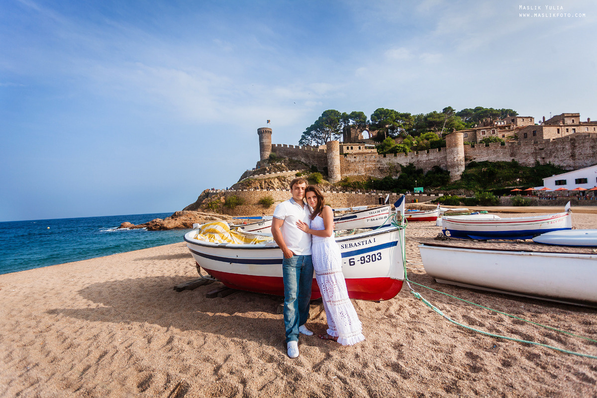 Sesión de fotos de mar en Tossa de Mar. Fotógrafo en Barcelona  Maslik Yulia