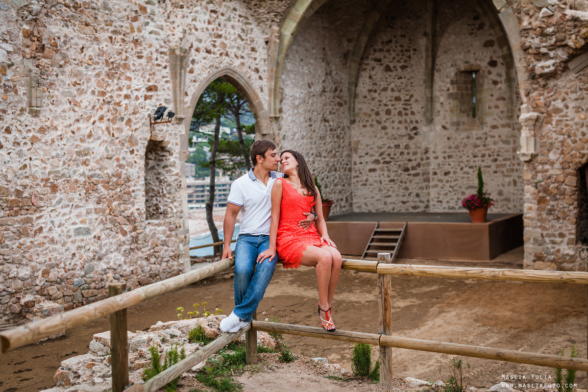 Sesión de fotos de mar en Tossa de Mar. Fotógrafo en Barcelona  Maslik Yulia
