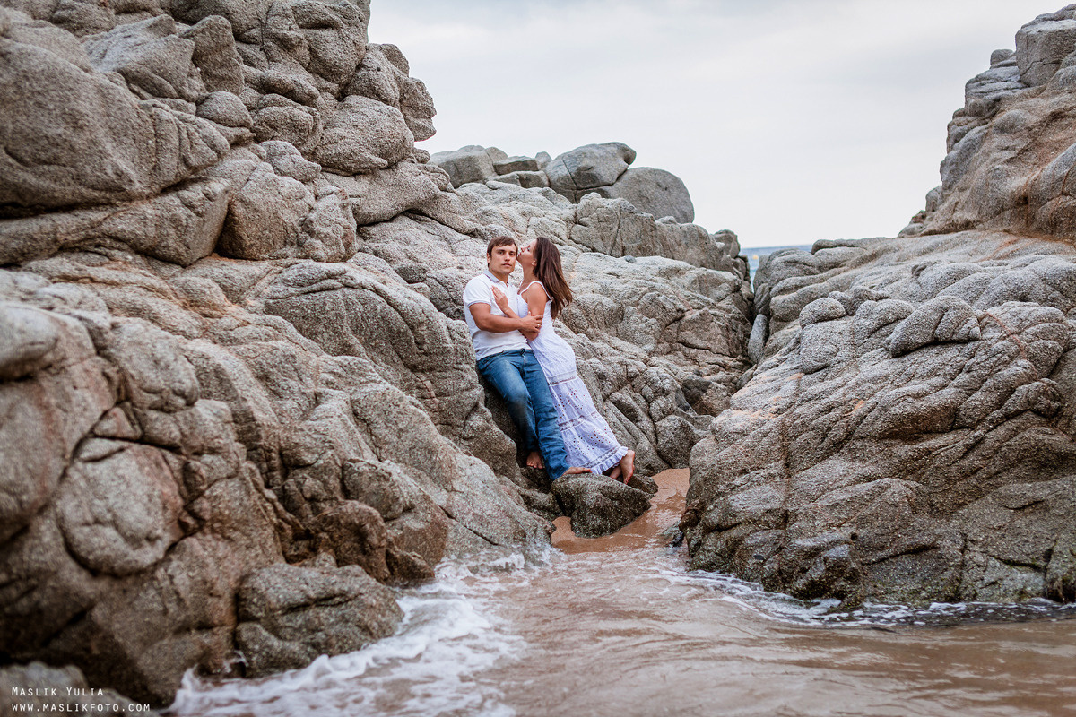Sesión de fotos de mar en Tossa de Mar. Fotógrafo en Barcelona  Maslik Yulia