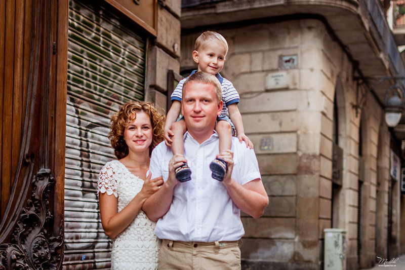 Sesión de fotos familiares en Barcelona. Fotógrafo en Barcelona  Maslik Yulia