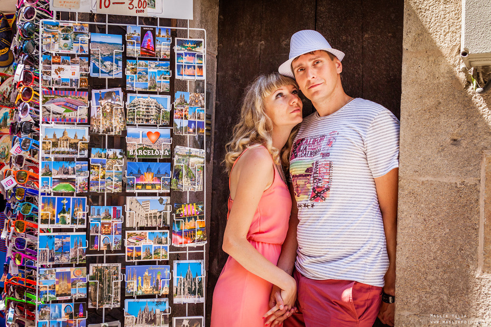 Colorful photo shoot in Barcelona. Photographer in Barcelona Spain Maslik Yulia