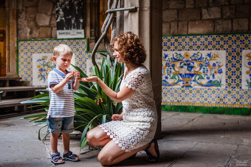 Sesión de fotos familiares en Barcelona. Fotógrafo en Barcelona  Maslik Yulia