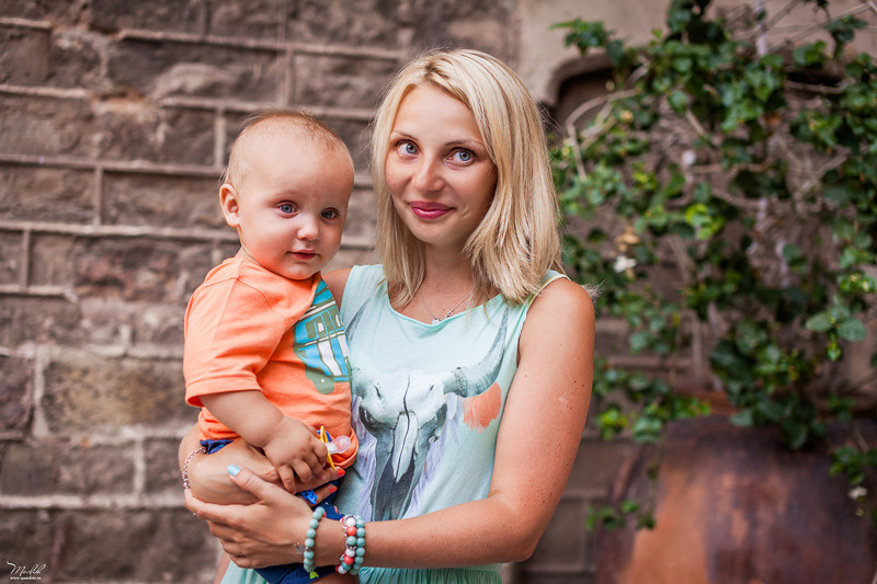 Perky sesión de fotos familiares en Barcelona. Fotógrafo en Barcelona  Maslik Yulia