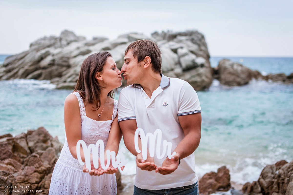 Sesión de fotos de mar en Tossa de Mar. Fotógrafo en Barcelona  Maslik Yulia