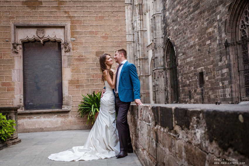 Sesión de fotos de boda en Barcelona en el Parque Laberinto. Fotógrafo en Barcelona  Maslik Yulia
