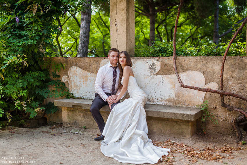 Sesión de fotos de boda en Barcelona en el Parque Laberinto. Fotógrafo en Barcelona  Maslik Yulia