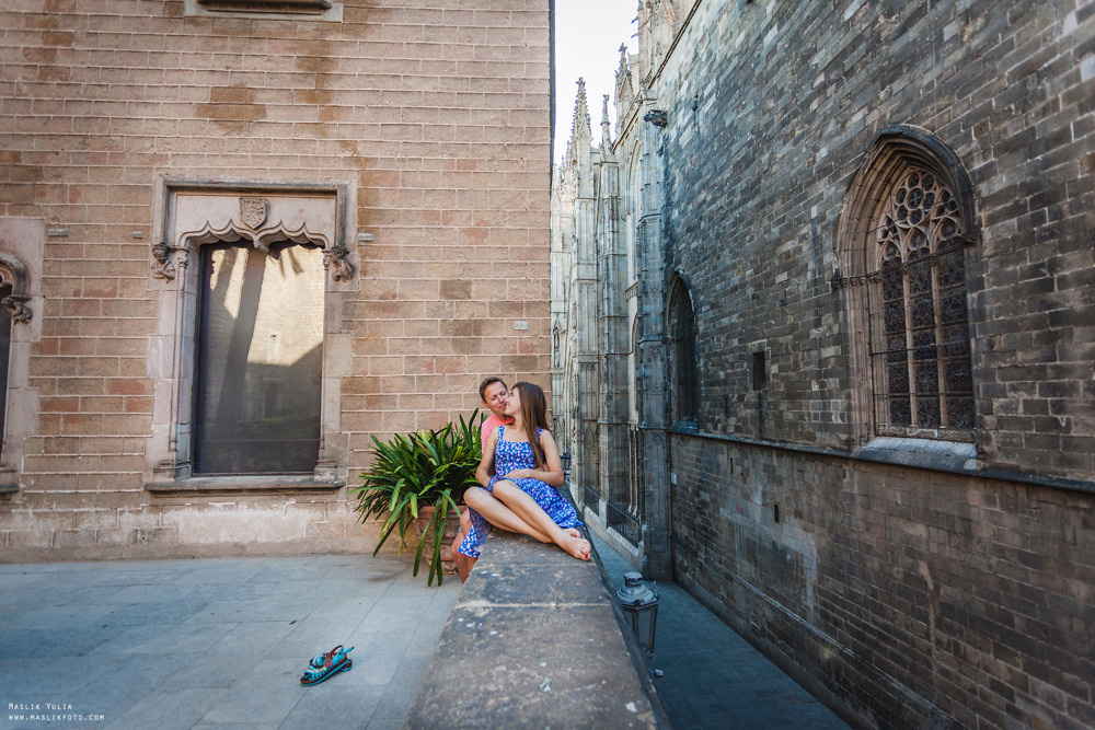 Barcelona morning walk. Photographer in Barcelona Spain Maslik Yulia