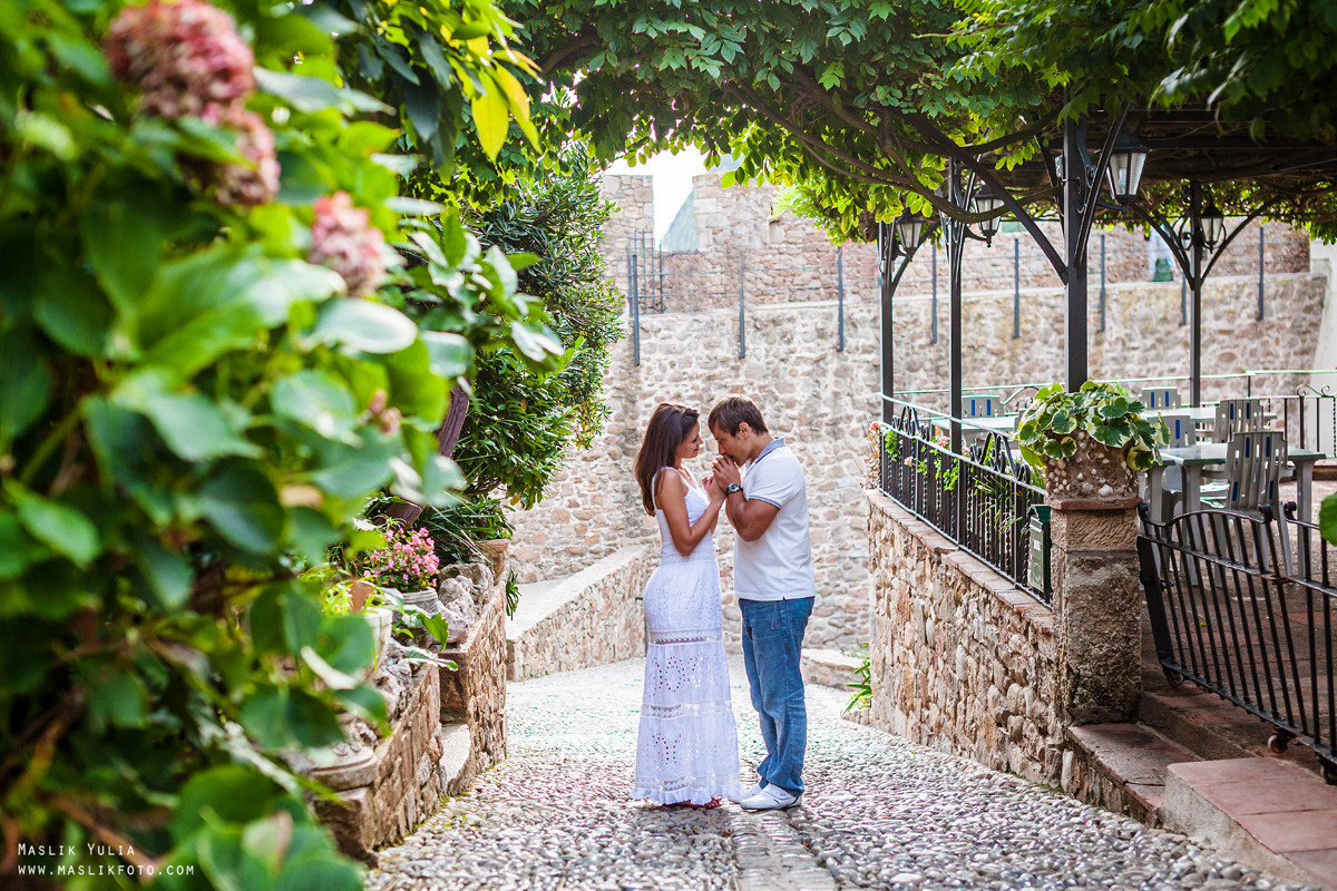 Sesión de fotos de mar en Tossa de Mar. Fotógrafo en Barcelona  Maslik Yulia