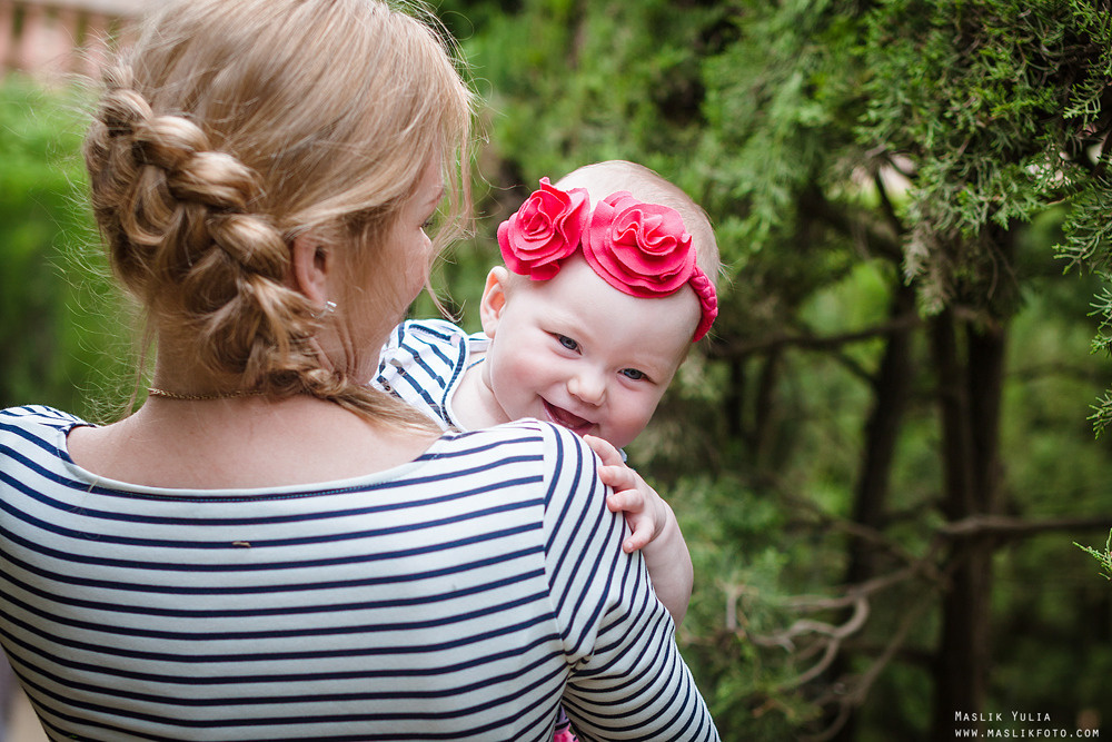 Семейная фотосессия в Барселоне в  парке Лабиринт. Фотограф в Барселоне Испании Маслик Юлия