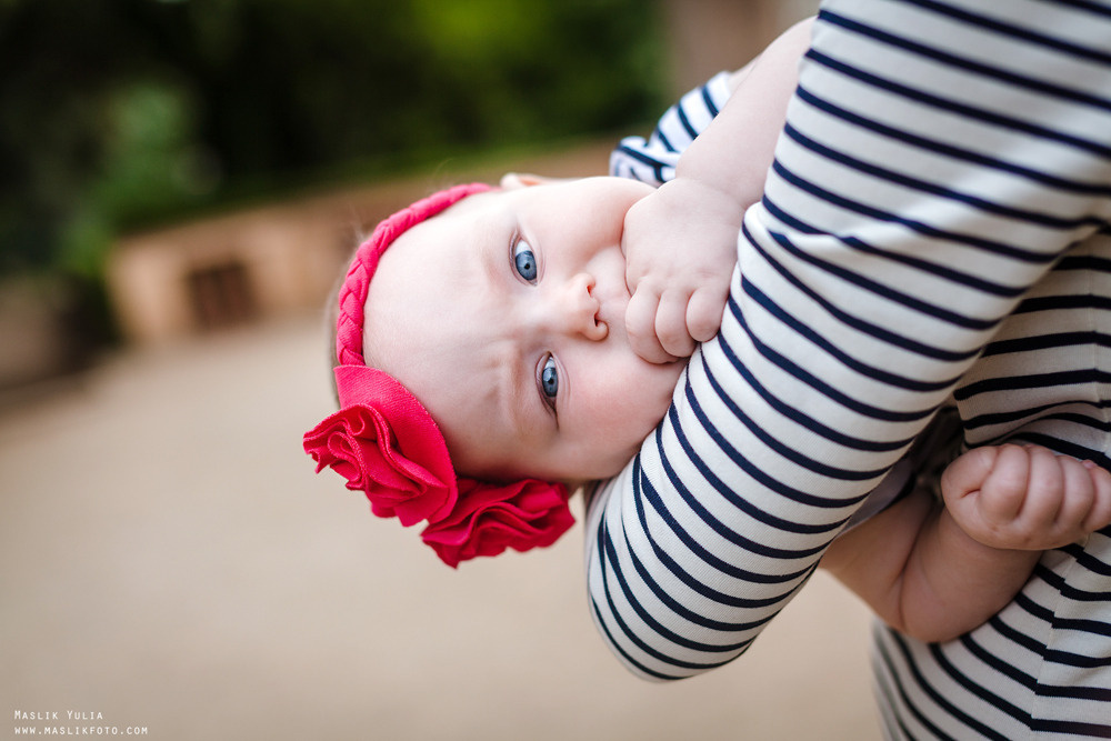 Семейная фотосессия в Барселоне в  парке Лабиринт. Фотограф в Барселоне Испании Маслик Юлия