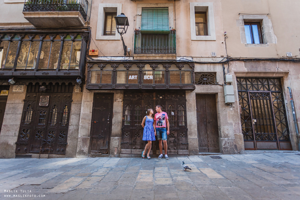 Barcelona morning walk. Photographer in Barcelona Spain Maslik Yulia