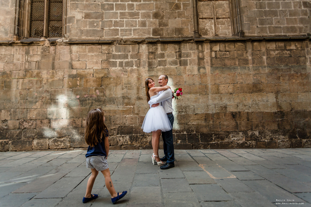 Luna de miel en barcelona. Fotógrafo en Barcelona  Maslik Yulia