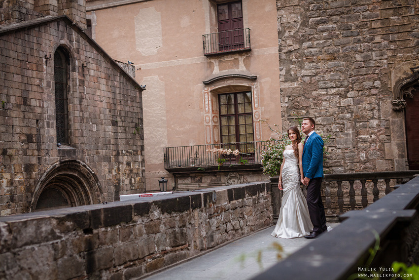 Sesión de fotos de boda en Barcelona en el Parque Laberinto. Fotógrafo en Barcelona  Maslik Yulia