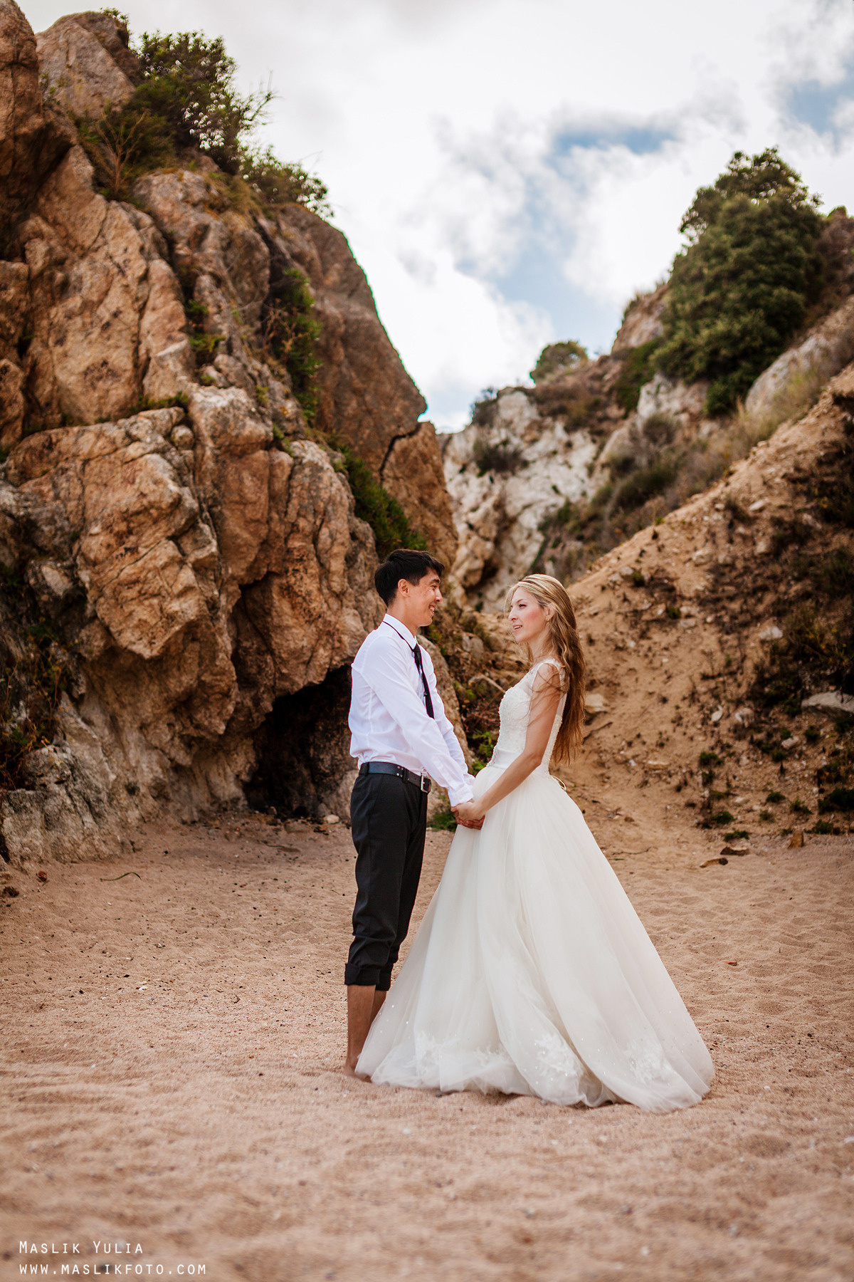 Wedding photo session on the Costa Brava, Spain. Photographer in Barcelona Spain Maslik Yulia