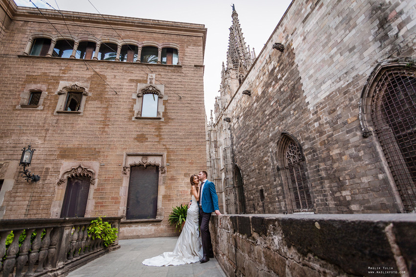 Sesión de fotos de boda en Barcelona en el Parque Laberinto. Fotógrafo en Barcelona  Maslik Yulia