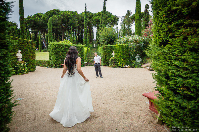 Sesión de fotos de boda en el Parque Laberinto de Barcelona. Fotógrafo en Barcelona  Maslik Yulia