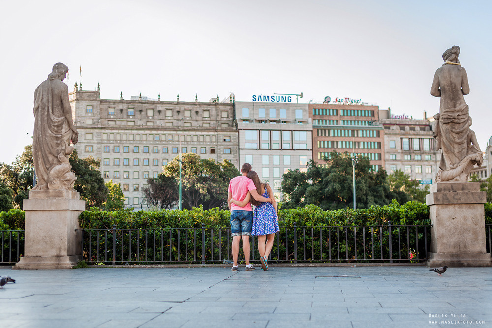 Barcelona morning walk. Photographer in Barcelona Spain Maslik Yulia