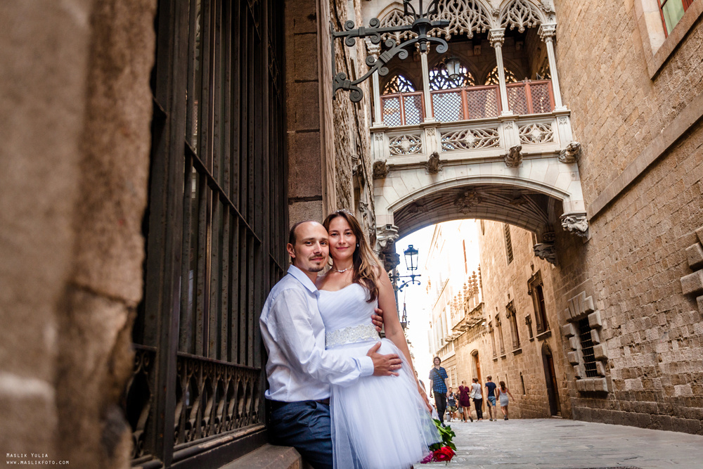 Luna de miel en barcelona. Fotógrafo en Barcelona  Maslik Yulia
