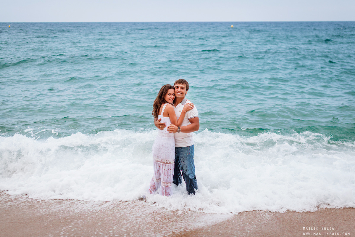 Sesión de fotos de mar en Tossa de Mar. Fotógrafo en Barcelona  Maslik Yulia