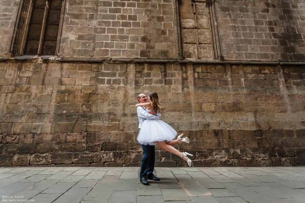Luna de miel en barcelona. Fotógrafo en Barcelona  Maslik Yulia