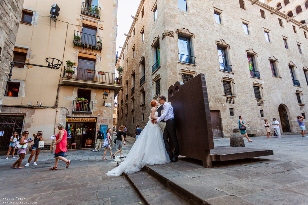 Soleada sesión de fotos en Barcelona. Fotógrafo en Barcelona  Maslik Yulia
