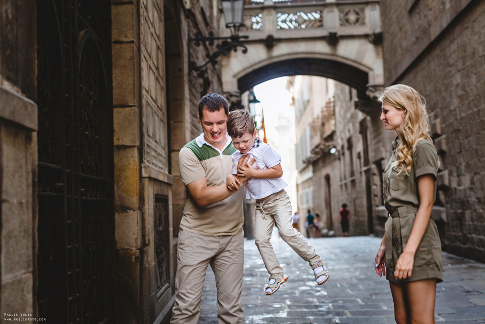Sesión de fotos de aventura en Barcelona. Fotógrafo en Barcelona  Maslik Yulia