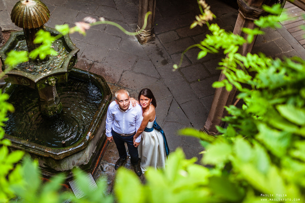 Elegante paseo fotográfico de boda. Fotógrafo en Barcelona  Maslik Yulia