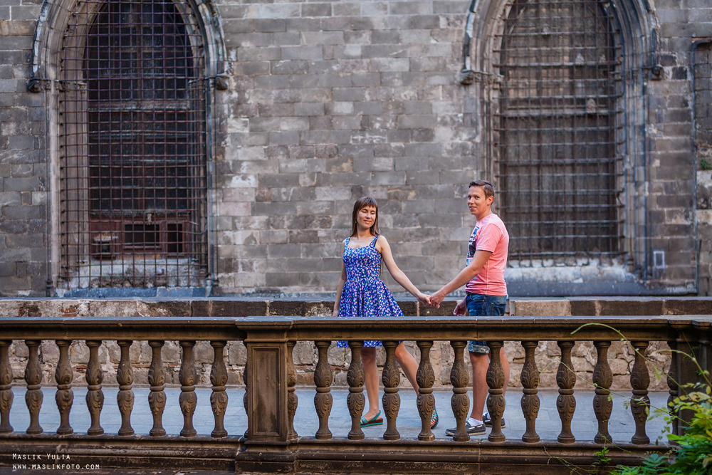 Barcelona morning walk. Photographer in Barcelona Spain Maslik Yulia