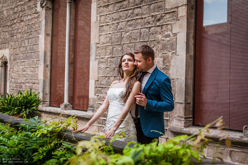Sesión de fotos de boda en Barcelona en el Parque Laberinto. Fotógrafo en Barcelona  Maslik Yulia