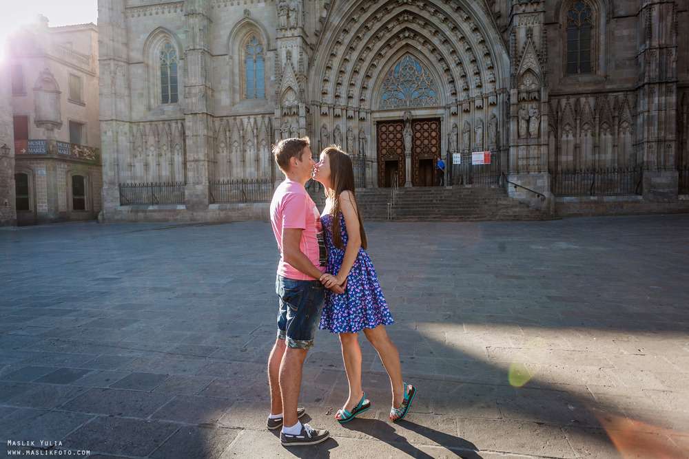 Barcelona morning walk. Photographer in Barcelona Spain Maslik Yulia