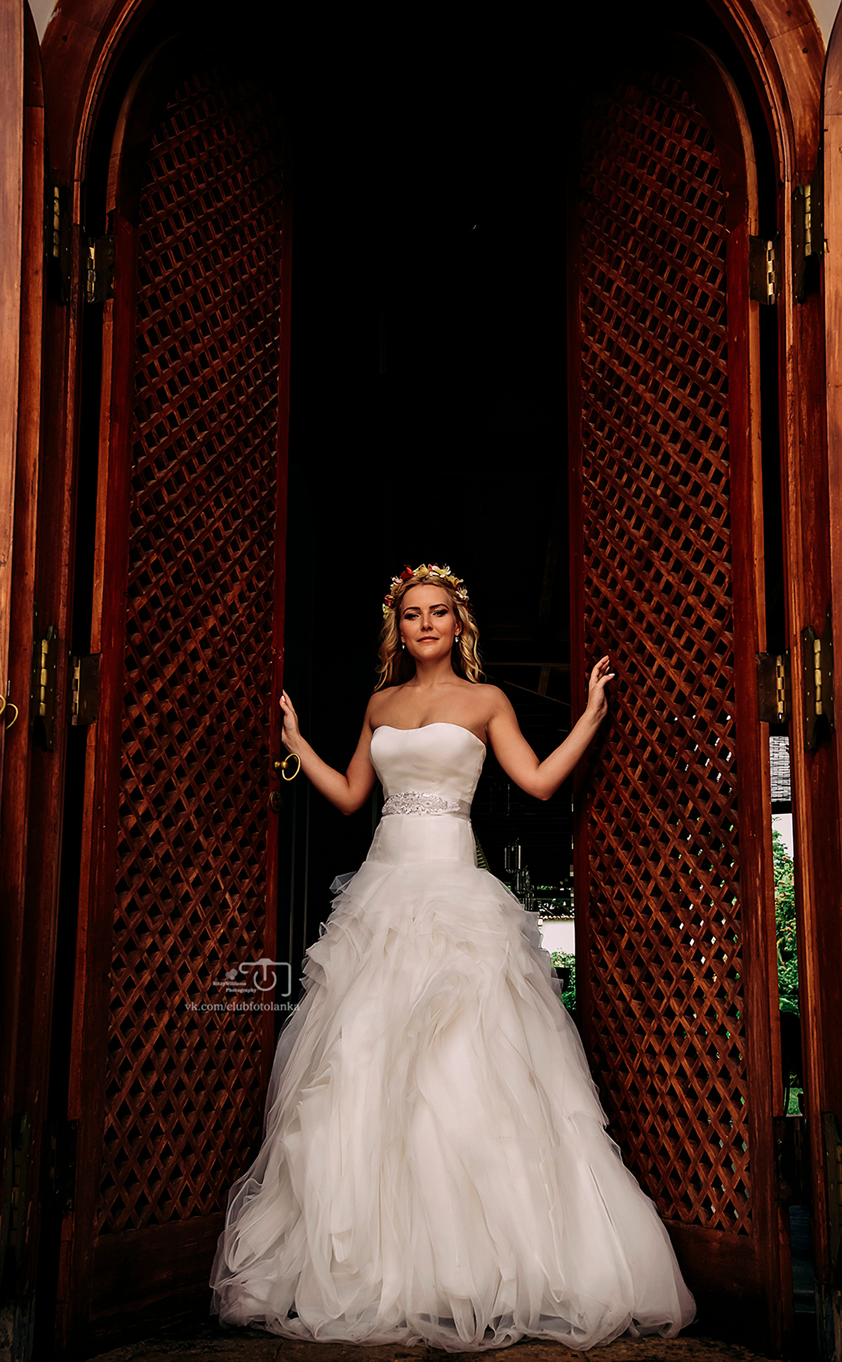 Wedding photographer & wedding planner in Sri Lanka. Photographer & wedding planner in Sri Lanka