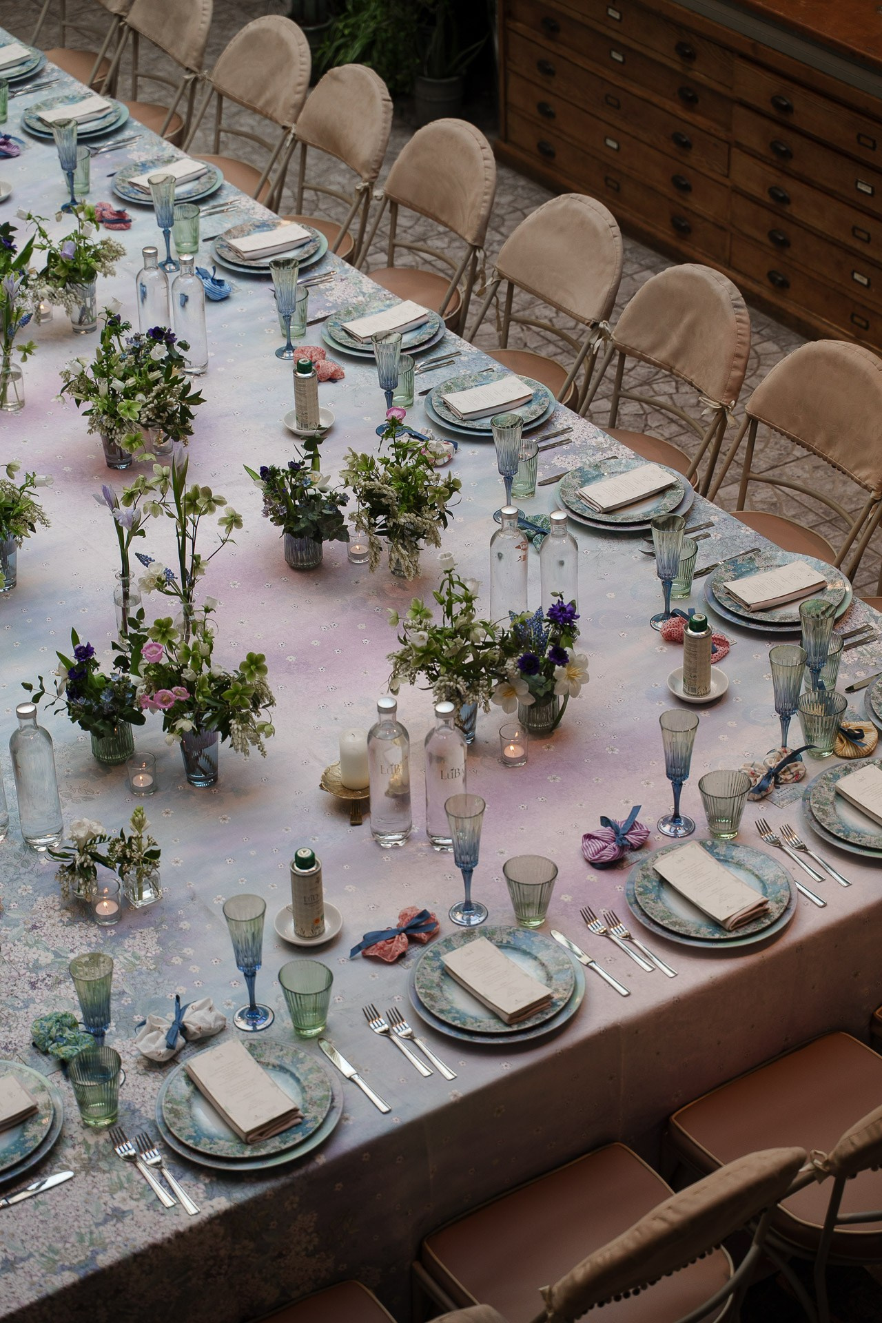 Elegant floral dinner table styling at luxury event in Milan