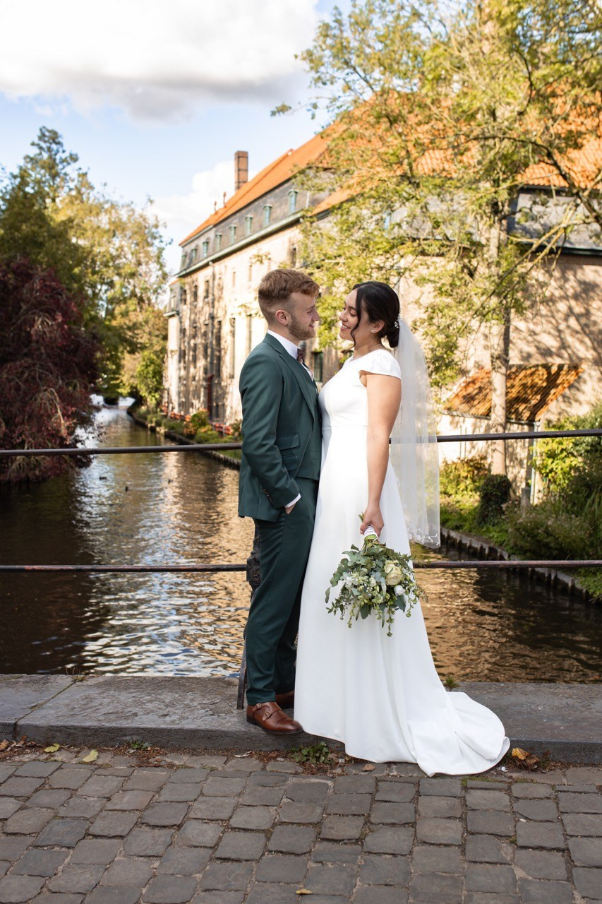 Svatební tým — svatební fotograf a kameraman. Dana Lišková — Empatická fotografka | Introspektivní umělkyně | Neurodivergentní koučka| Zakladatelka Artepy.cz