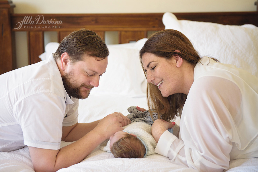 Lifestyle newborn session price guide. Newborn and family photographer. Hills District. Sydney