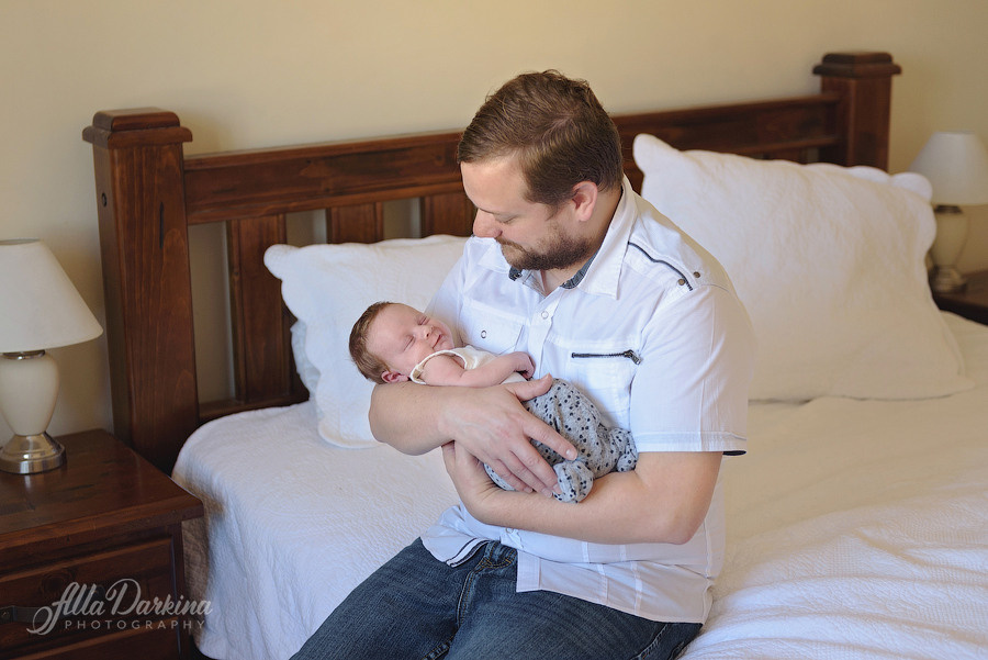 Lifestyle newborn session price guide. Newborn and family photographer. Hills District. Sydney