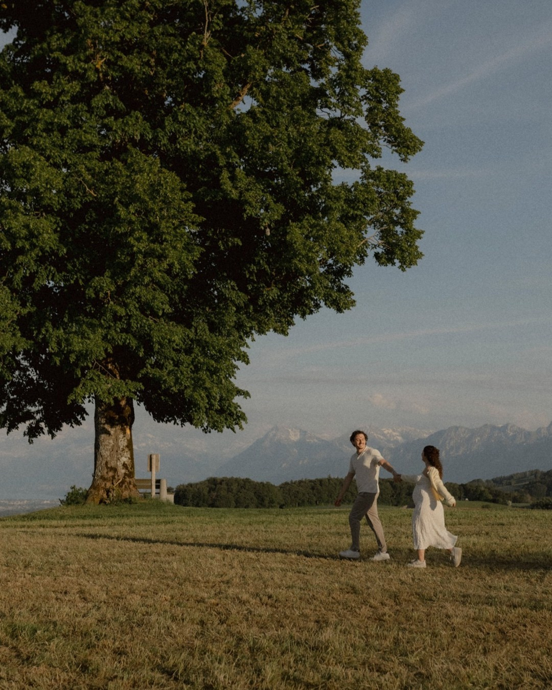 Polina Sobol — family & documentary photographer in Bern. Outdoor & urban photo sessions for families, kids and couples