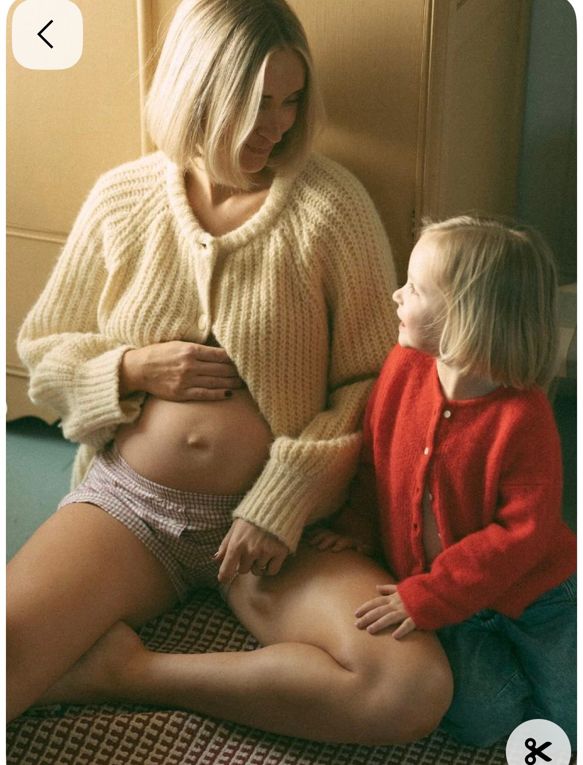 At-Home Maternity Photoshoot Guide | Bay Area Photographer Iryna Rakivnenko. Maternity, newborn photographer in the Bay Area|Iryna Rakivnenko