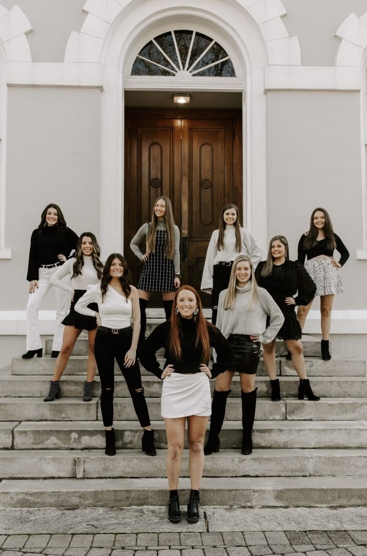 фото выпускников лицейfotografie colectiv clasăколлективное фото классаfoto 9 класс Молдовафото 9 класс Молдоваfoto 12 класс Кишиневфото 12 класс Кишиневfotograf grup școlar Chișinăuшкольный фотограф групповые фото