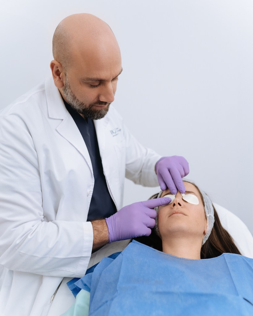 Фотосъёмка для частной клиники в Москве | Портреты врачей и рабочих процессов. Портретный фотограф в Москве — личные и бизнес-задачи | Денис Карелов