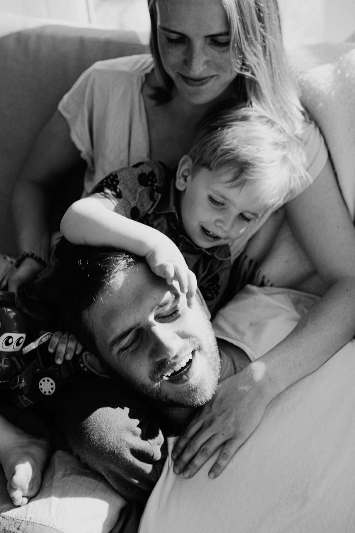 ĪPAŠI DZĪVAS UN SIRSNĪGAS ĢIMENES BILDES