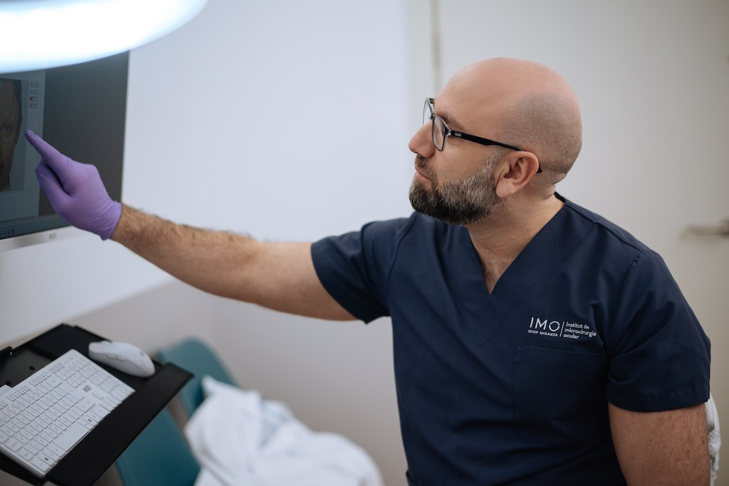 Фотосъёмка для частной клиники в Москве | Портреты врачей и рабочих процессов. Портретный фотограф в Москве — личные и бизнес-задачи | Денис Карелов