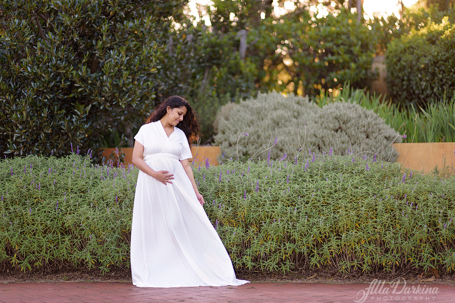 Maternity session session price guide. Newborn and family photographer. Hills District. Sydney