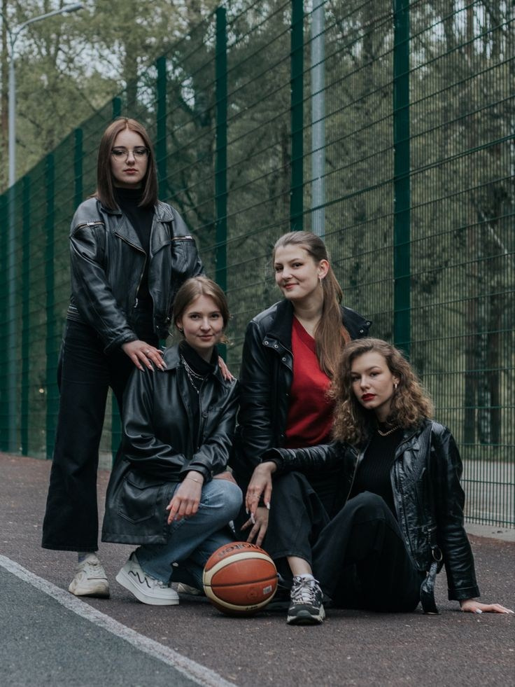 poze grup liceu Moldovaгрупповое фото лицей Молдоваfoto clasă Chișinăuфото класса Кишиневpoze colegi absolvireвыпускной класс фотоalbum grup școlar Moldovaгрупповой альбом Молдоваpoze promoție liceu